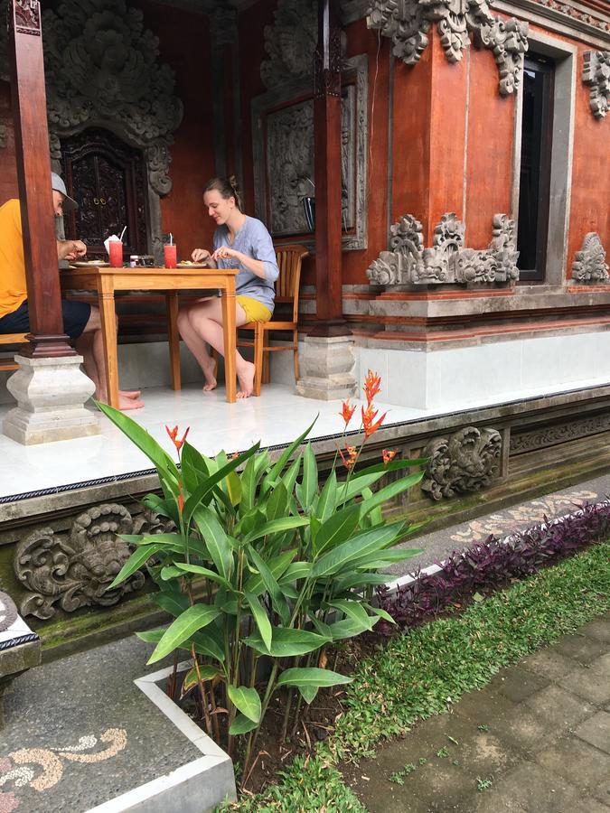Local Family House Hotel Gianyar  Exterior photo